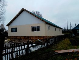 Магазин с офисным мансардным этажом из сэндвич-панелей, построенная компанией Альянс - Магазин с офисным мансардным этажом, п.Койгородок, респ.Коми